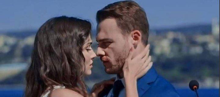 صورة توضيحية - بعد إنفصالها عنه..بيجا اونال تعود لـأنت أطرق بابي