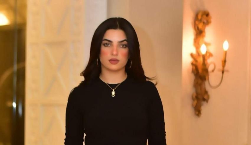 صورة توضيحية - سفير السلام في الشرق الاوسط الاردنية ملاك عبيدات ترفع العلم اللبناني وتعبّر عن حزنها .. !!