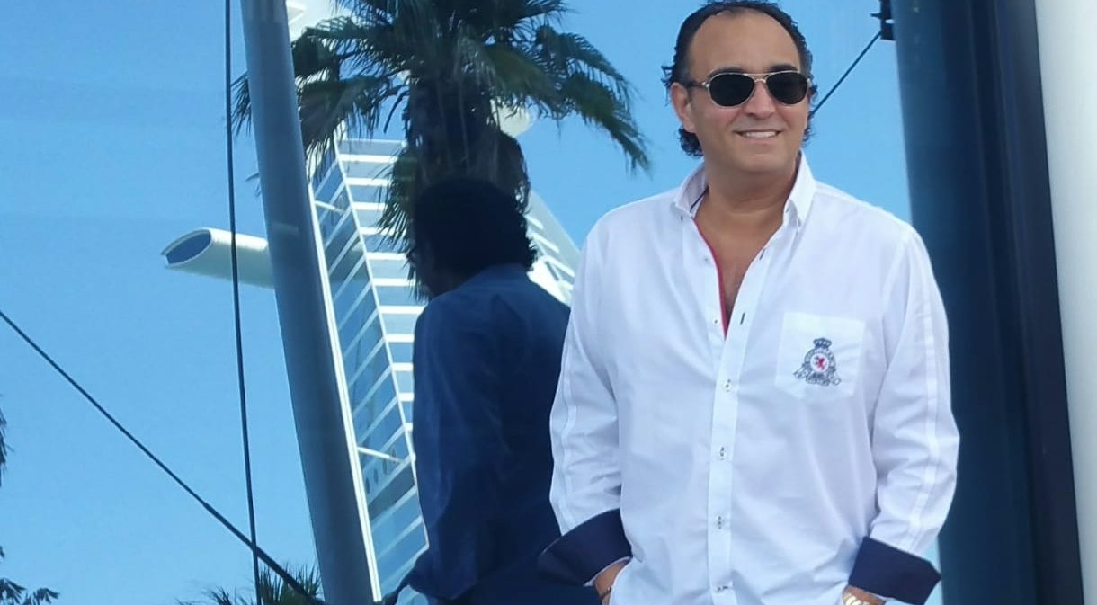 صورة توضيحية - الدكتور محمد أنشاصي صانع الإبتسامة الأكثر تألقًا وجاذبية في