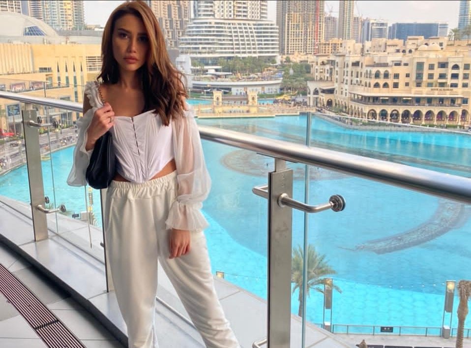 صورة توضيحية - الإعلامية ملاك الحسيني تعشق السفر والمغامرة