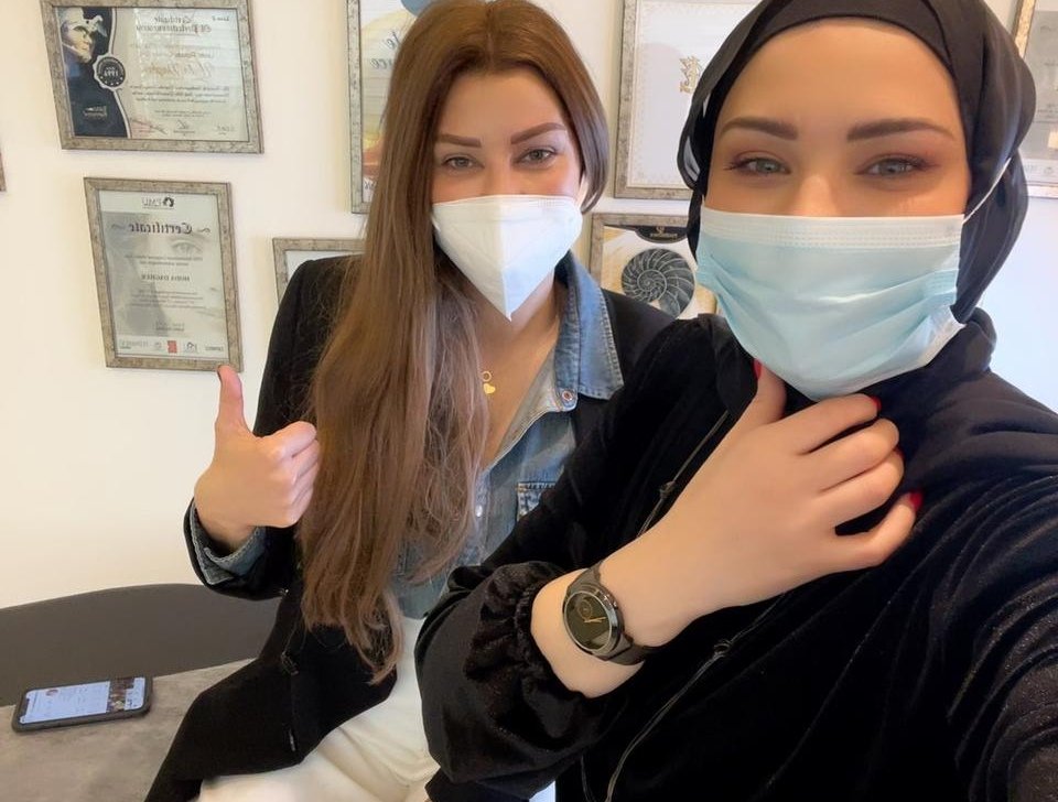 صورة توضيحية - خبيرة التاتو هدى داغر تنشر ة جديدة مع الإعلامية كارلا حداد