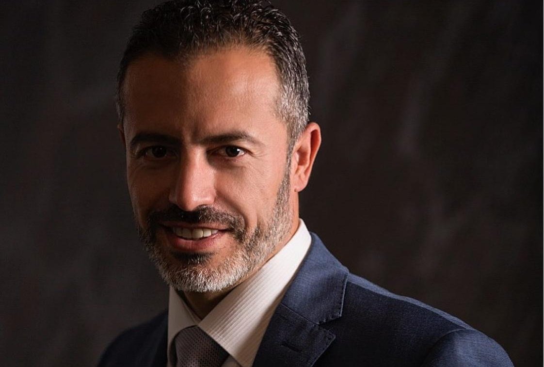 صورة توضيحية - الدكتور حبيب ظريفه يشرح عن احدث التقنيات المستخدمة في معالجة الأسنان