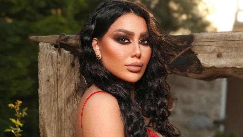 صورة توضيحية - بين الإعلام والتمثيل ميرنا اوزعر تُثبت نفسها بقوة