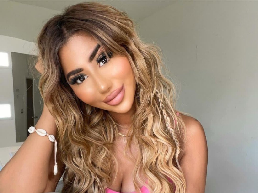 صورة توضيحية - خبيرة المكياج العالمية جينا بادين/ Gina Badhen تُحذّر من إهمال تنظيف أدوات المكياج