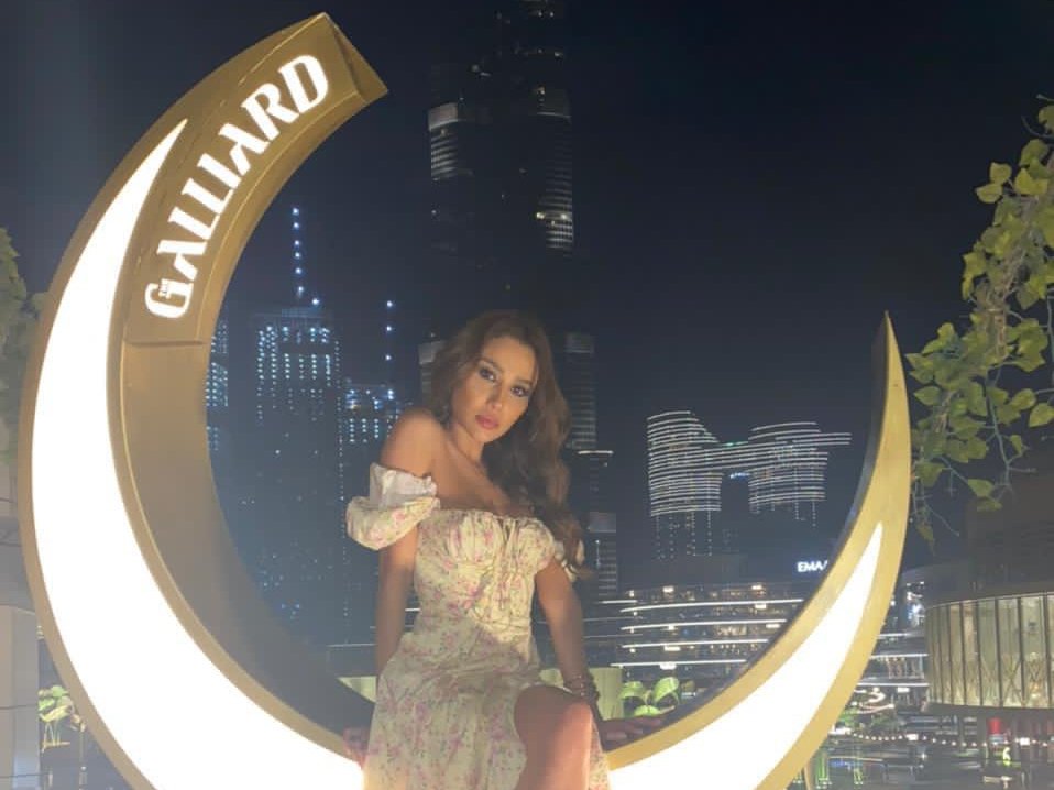 صورة توضيحية - الإعلامية Malak al Housseini تعود إلى دبي قريبًا