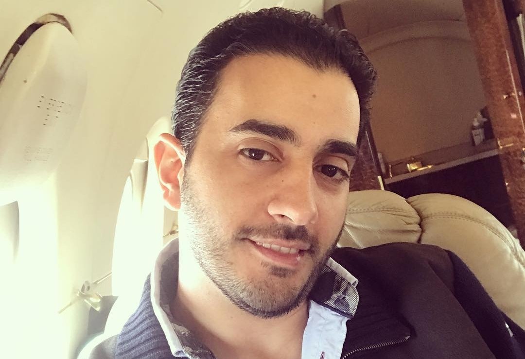 صورة توضيحية - رجل الأعمال جاد صوايا يحضر مفاجأة خلف الستار
