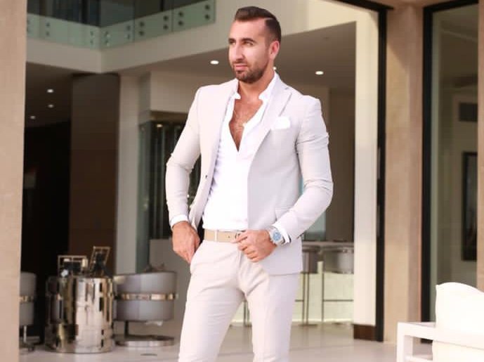صورة توضيحية - رجل الأعمال اللبناني خليل زيادة يجيب على الأسئلة العالقة