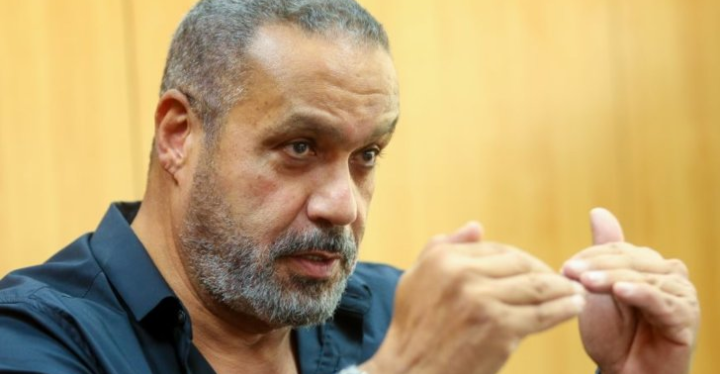 صورة توضيحية - جمال العدل يفجر مفاجأة من العيار الثقيل لمحبي عمرو دياب