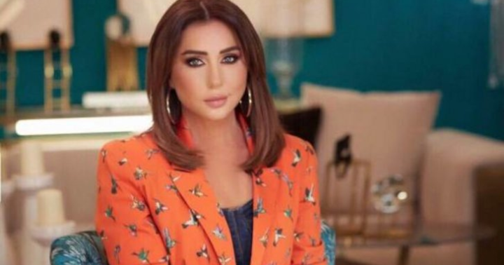 صورة توضيحية - إبن رابعة الزيات المغترب يفاجئها..والجمهور يتفاعل