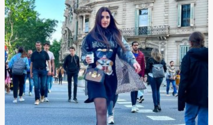 صورة توضيحية - درة تخطف الأنظار بإطلالتها من اسبانيا