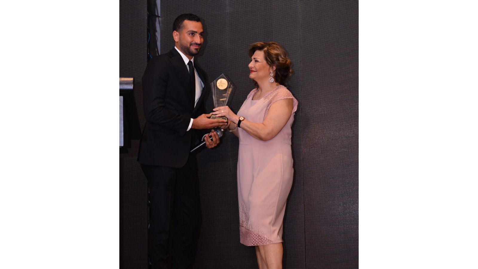صورة توضيحية - مهرجان AFDAL الدولي يقدم جائزة أفضل ممثل و مطرب مصري شاب للفنان محمد الشرنوبي