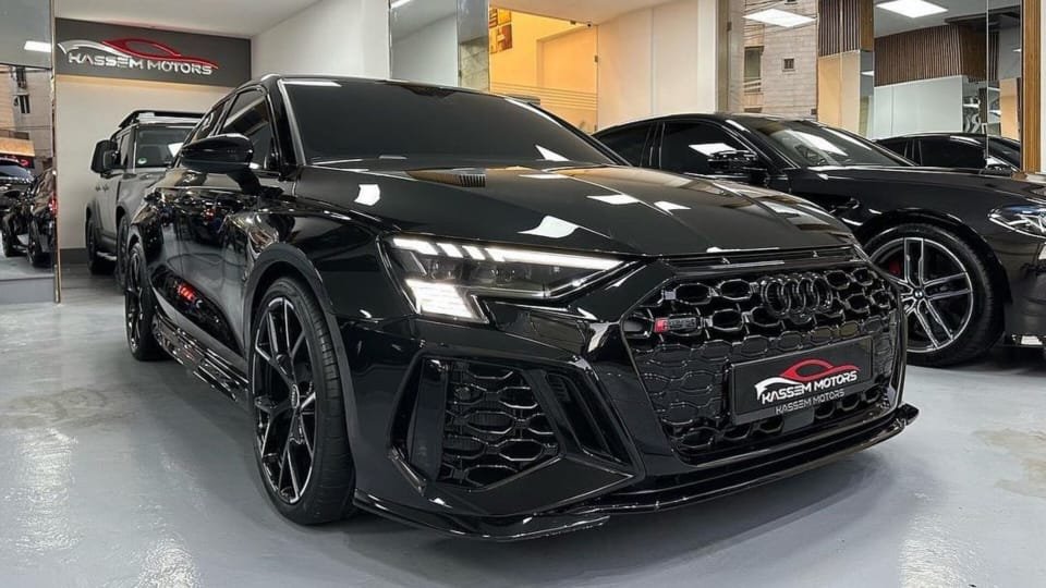 صورة توضيحية - معرض Kassem Motors يوفر سيارة Audi RS3 Sedan 2022