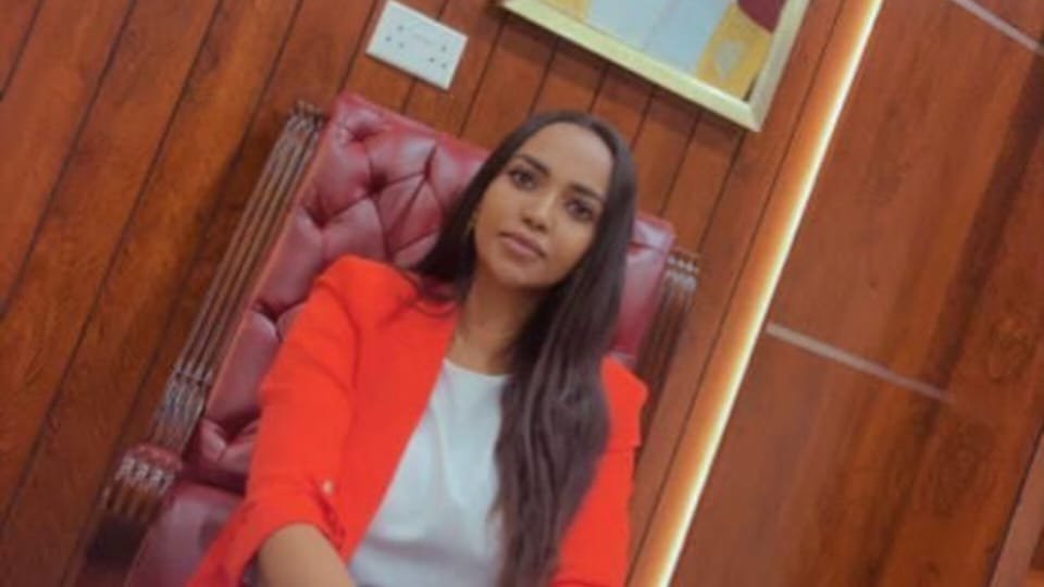 صورة توضيحية - سيدة الأعمال آسيا ابراهيم/ Asia Ibrahim التنوع في الإستثمار يحافظ على القدرة الشرائية