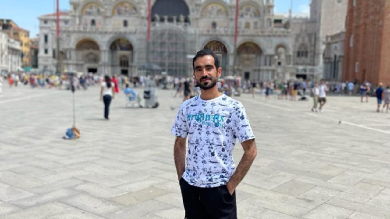 صورة توضيحية - صانع المحتوى حمد إبراهيم بإطلالة ة من أسبوع دبي للموضة