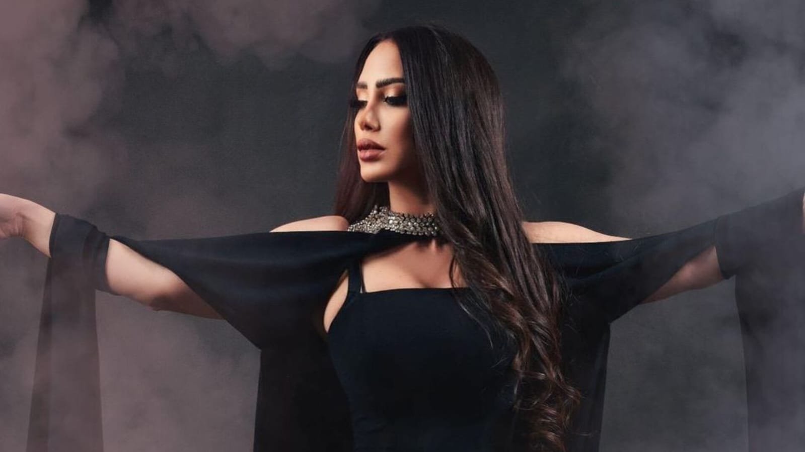 صورة توضيحية - الراقصة اليسار في ظهور مع بيروت بيلينور