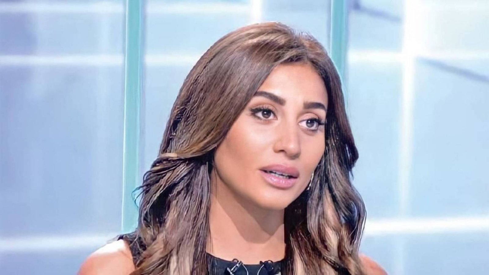 صورة توضيحية - دينا الشربيني تكشف تفاصيل مكالمتها مع داعية شهير بعد وفاة والدها