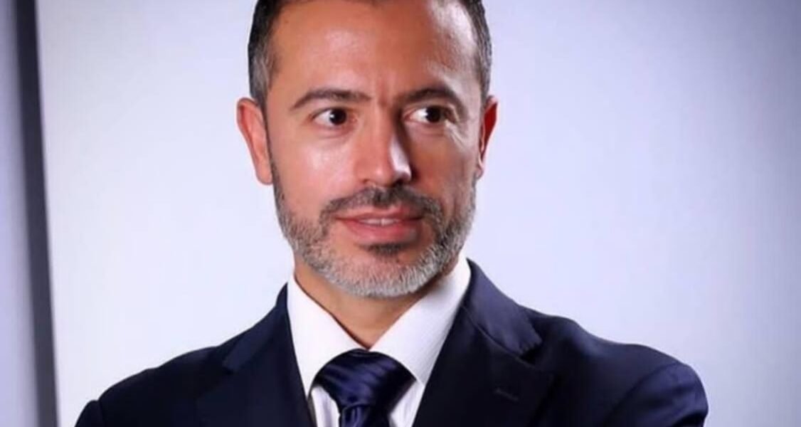بفضل شغفه وطموحه اللامتناهي الدكتور حبيب ظريفه أحد أبرز أطباء الأسنان في